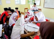 Bagaimana pendidikan dapat mempromosikan kesetaraan sosial dan ekonomi?